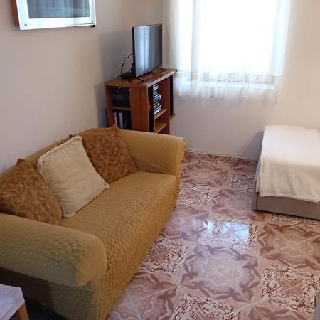 Gogo'S Sea Side Apartment Sarandë Exterior foto